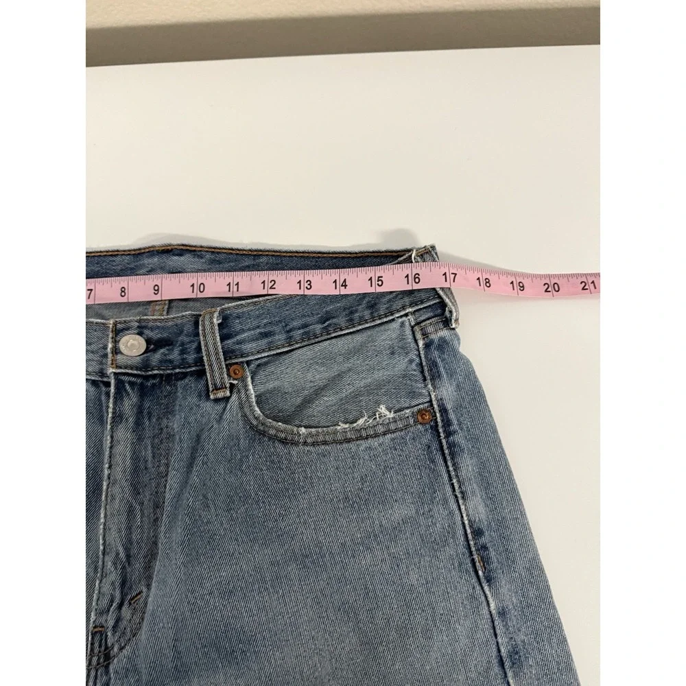 Levis 505 Regular Fit Straight Leg Jeans Light Wash Blue Mens 33x32 Distressed